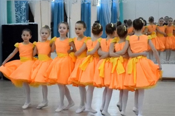 Танцевальный коллектив школы № 2070 проведет отбор на новый учебный год 